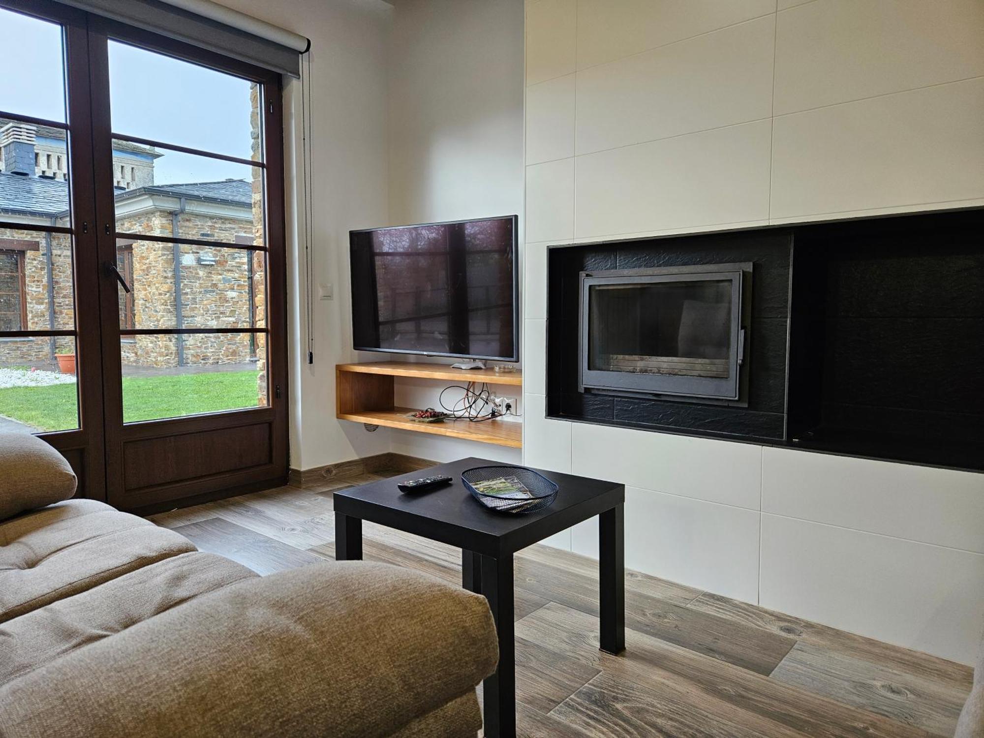 Apartamentos Rurales Lola Penarronda Castropol Bagian luar foto