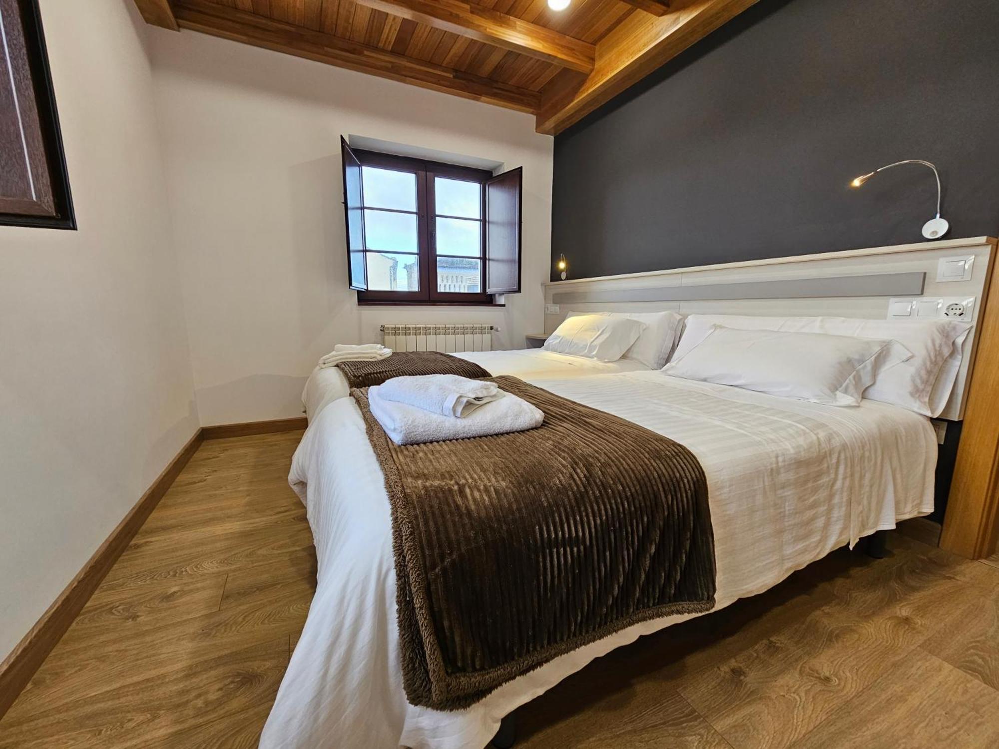 Apartamentos Rurales Lola Penarronda Castropol Bagian luar foto