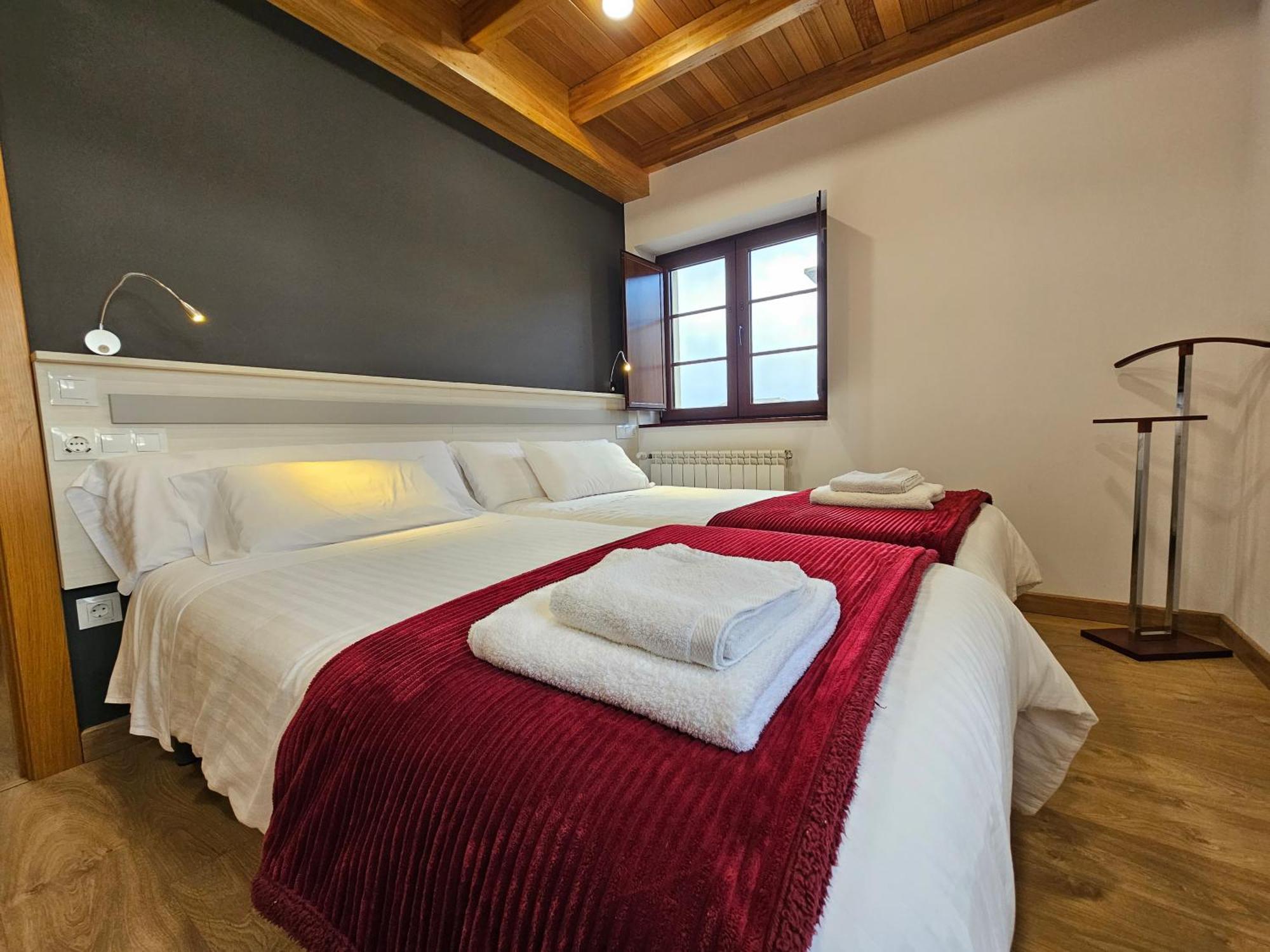 Apartamentos Rurales Lola Penarronda Castropol Bagian luar foto